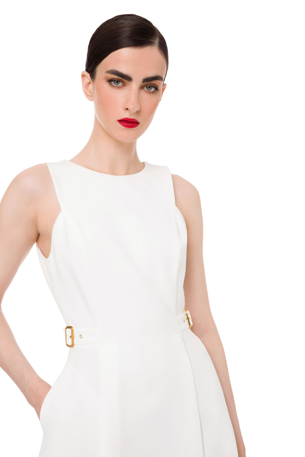 Ärmelloses Kleid mit ausgestelltem Rock und Rückenausschnitt - Elisabetta Franchi® Outlet