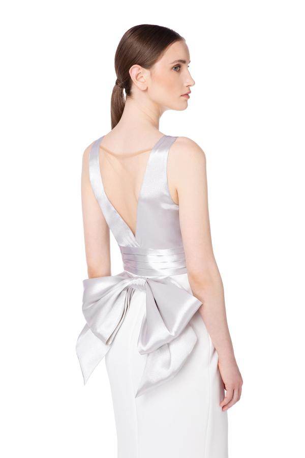 Elegantes Kleid mit Organza-Schleife - Elisabetta Franchi® Outlet