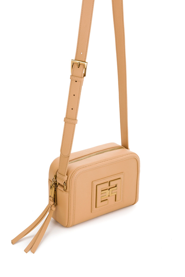 Tasche im Kamera-Taschen-Stil mit Logo in Light Gold - Elisabetta Franchi® Outlet