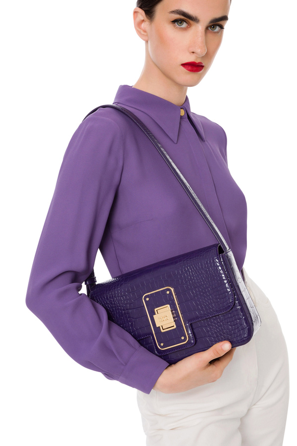 Mittelgroße Baguette-Tasche mit Kroko-Prägung und Logo - Elisabetta Franchi® Outlet