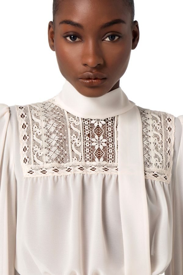 Crop blouse in viscose fabric with lace - Elisabetta Franchi® Outlet