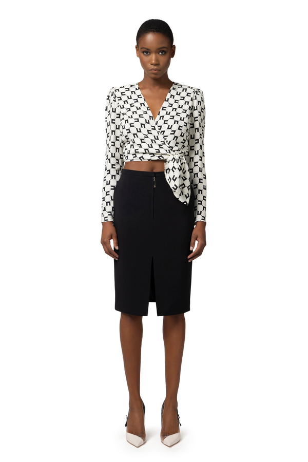 Cropped blouse in viscose georgette fabric with logo print and knot - Elisabetta Franchi® Outlet