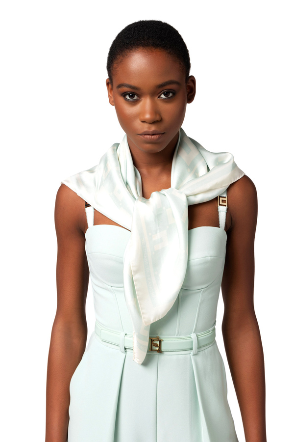 Foulard medio in twill di seta stampa logo doppia C - Elisabetta Franchi® Outlet