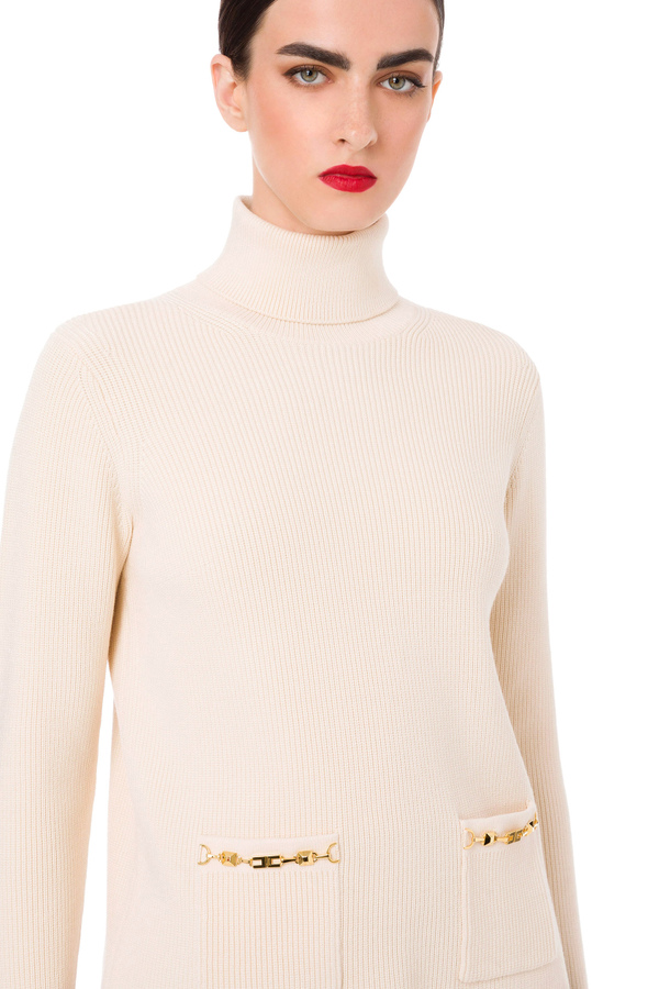 Pullover mit Rippmuster, hohem Kragen und Horsebit-Detail - Elisabetta Franchi® Outlet