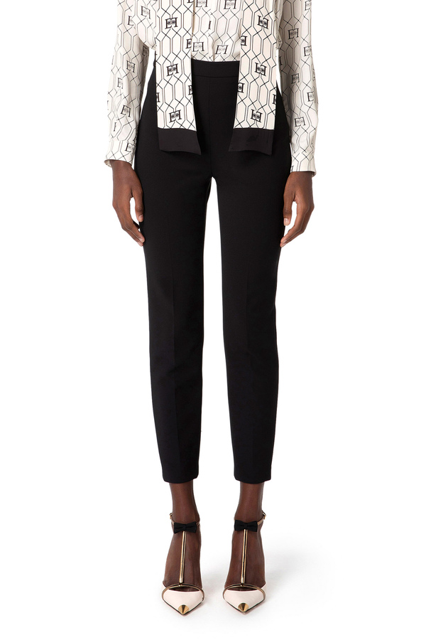 Crêpe straight fit trousers with logo plaques - Elisabetta Franchi® Outlet