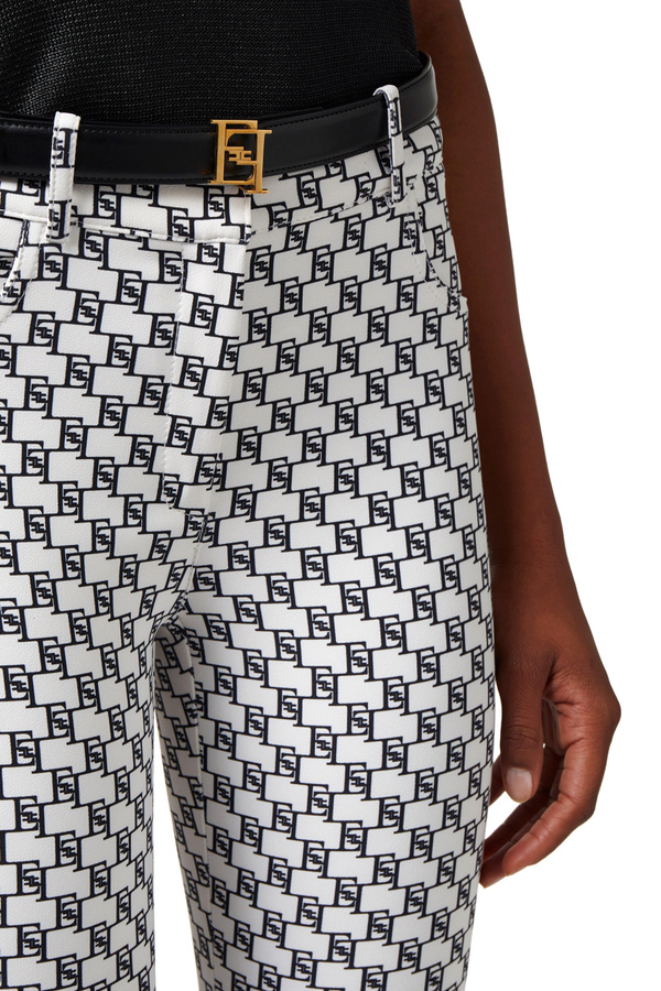Pantalone 5 tasche in doppio crêpe stampa logo - Elisabetta Franchi® Outlet
