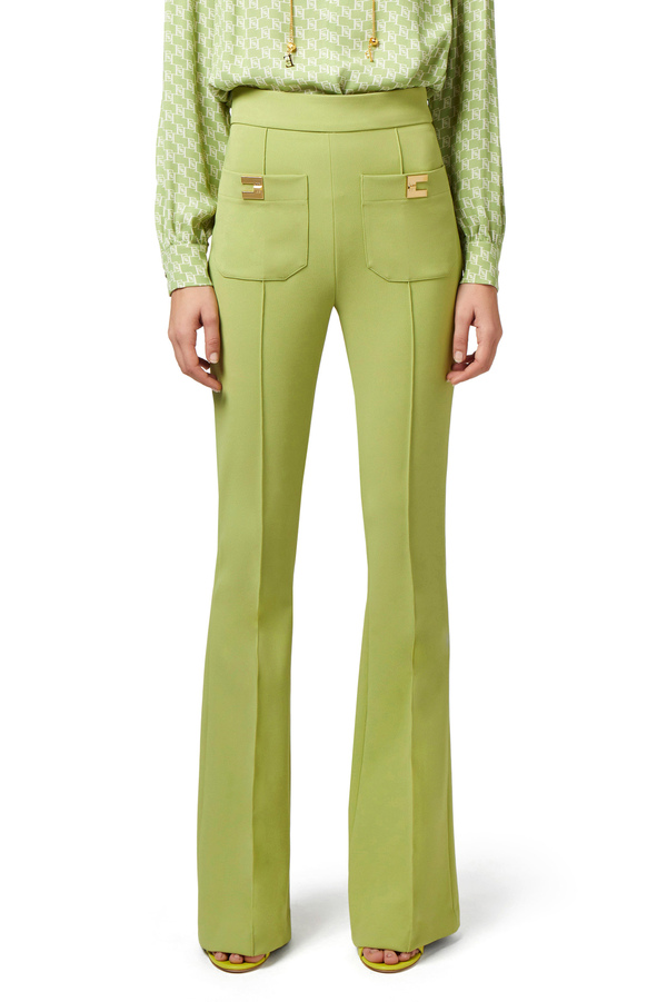 Pantalone palazzo in crêpe stretch con placche logo - Elisabetta Franchi® Outlet