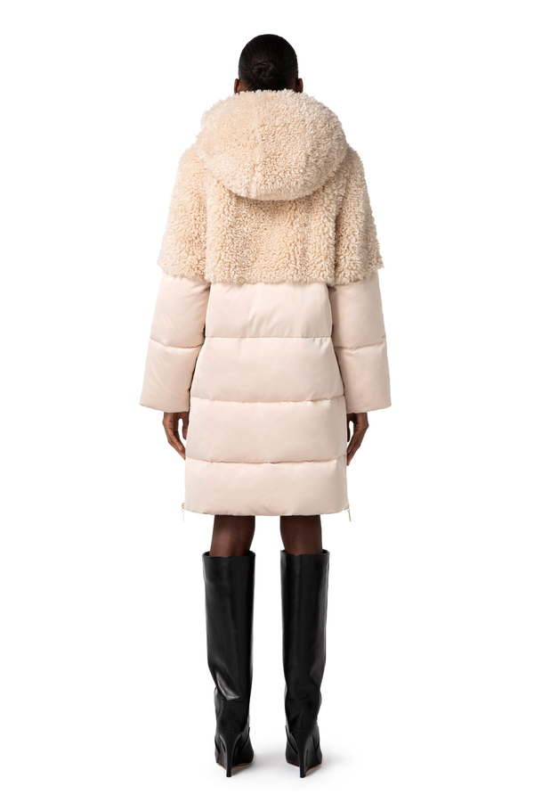 Oversized down jacket in satin voile with faux fur - Elisabetta Franchi® Outlet