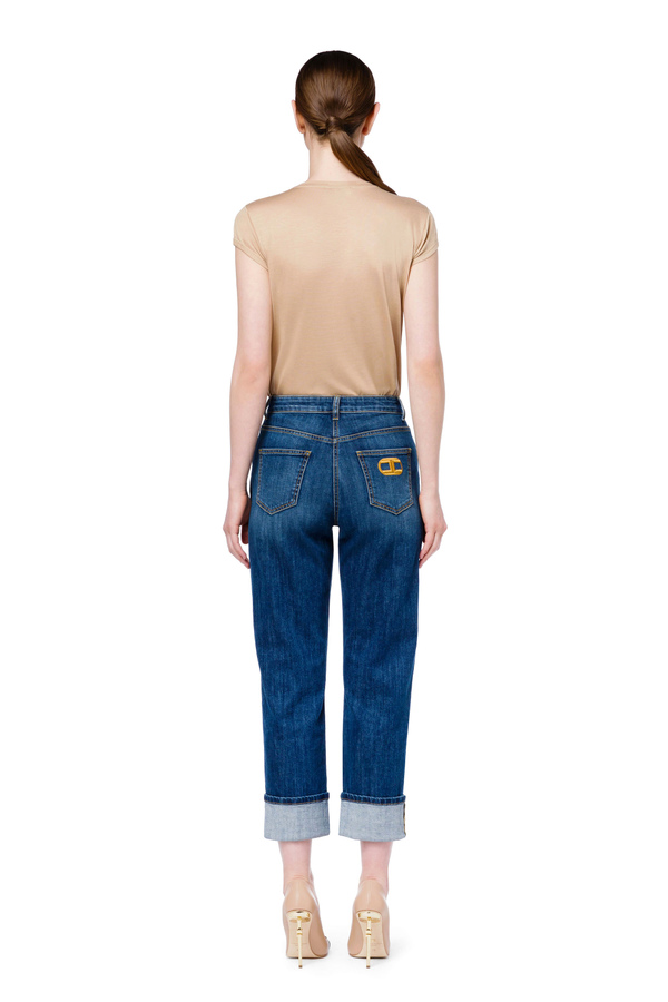 Mom-Fit-Jeans mit aufgesticktem Logo - Elisabetta Franchi® Outlet