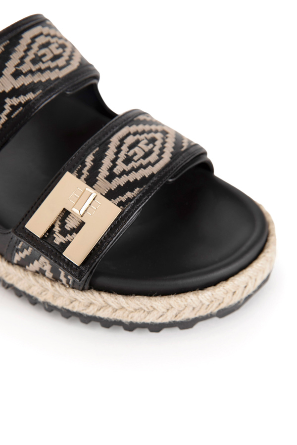 Embroidered sandal - Elisabetta Franchi® Outlet