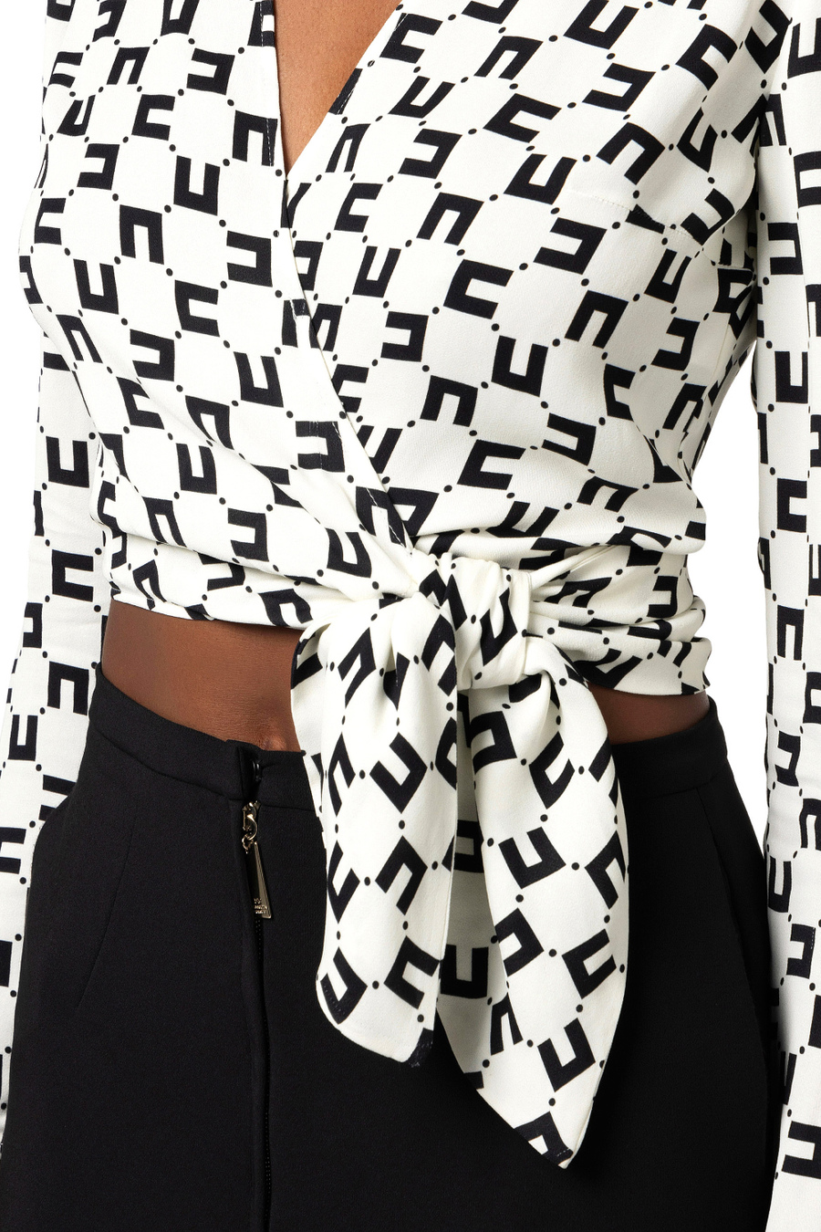 Cropped blouse in viscose georgette fabric with logo print and knot - Elisabetta Franchi® Outlet